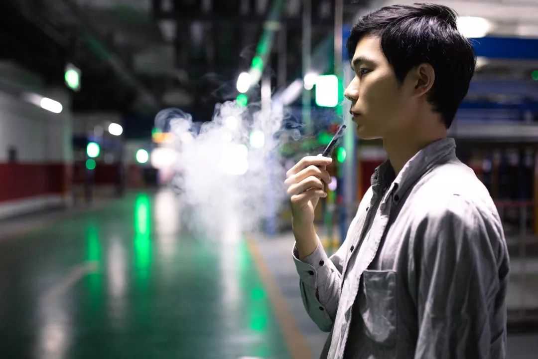 电子烟抽着没击喉感什么原因？