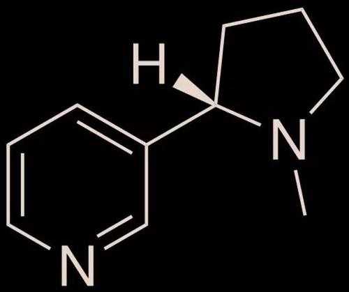 抽电子烟吸到的尼古丁比香烟低吗？