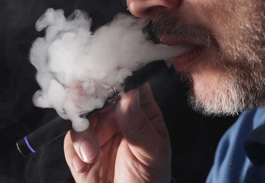 英国电子烟助力戒烟:数据背后的健康启示