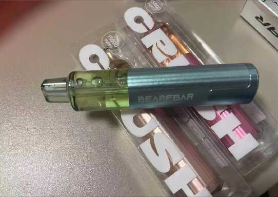 比熊三代电子烟全面解析：透明油仓+液晶屏电量显示，果香浓郁体验升级！